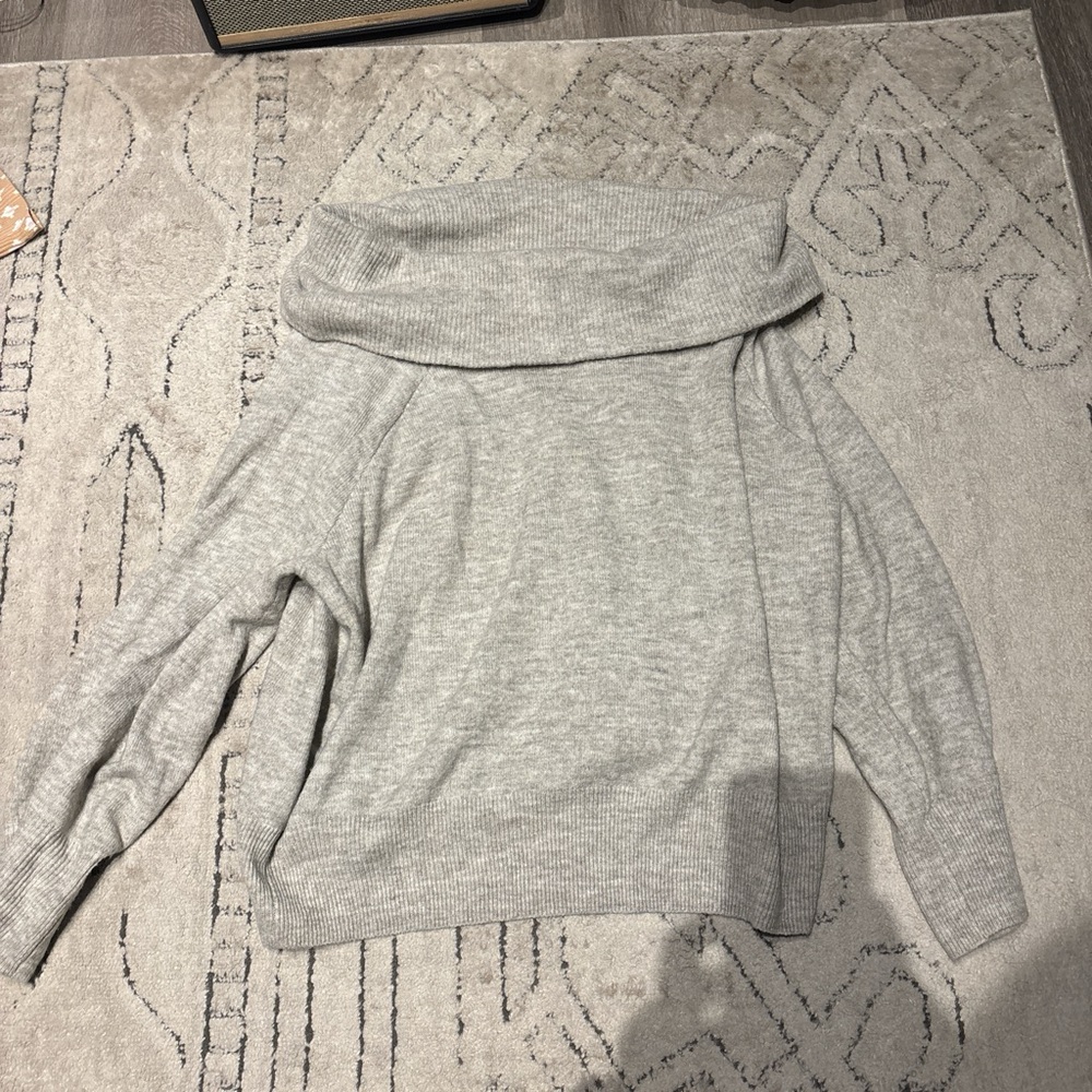H&M Light Gray Off-Shoulder Sweater